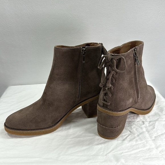 NIB UGG Corinne Suede Leather Boot, 10 - Picture 10 of 13